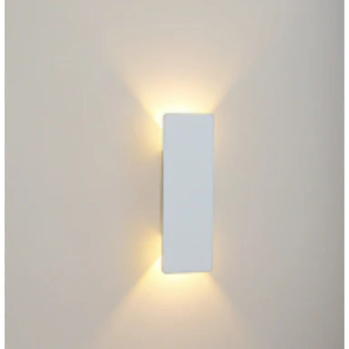 Weatherproof LED Outdoor Wall Light in Sleek Strip Design