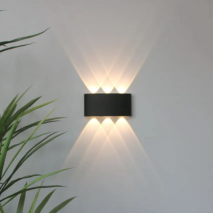 Elina – Modern LED Wall Light for Indoor & Outdoor Use in Black & White