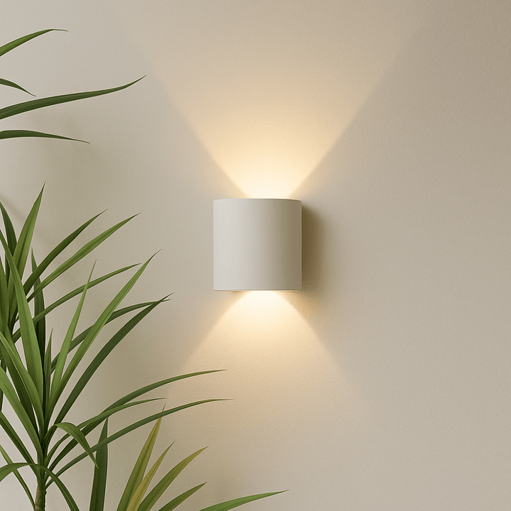 Elina – Modern LED Wall Light for Indoor & Outdoor Use in Black & White