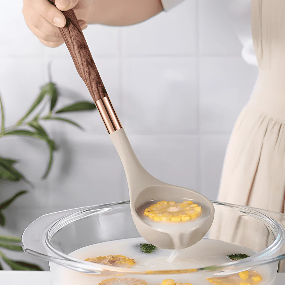 Lina – Kitchen Utensil Set with Wooden Handles
