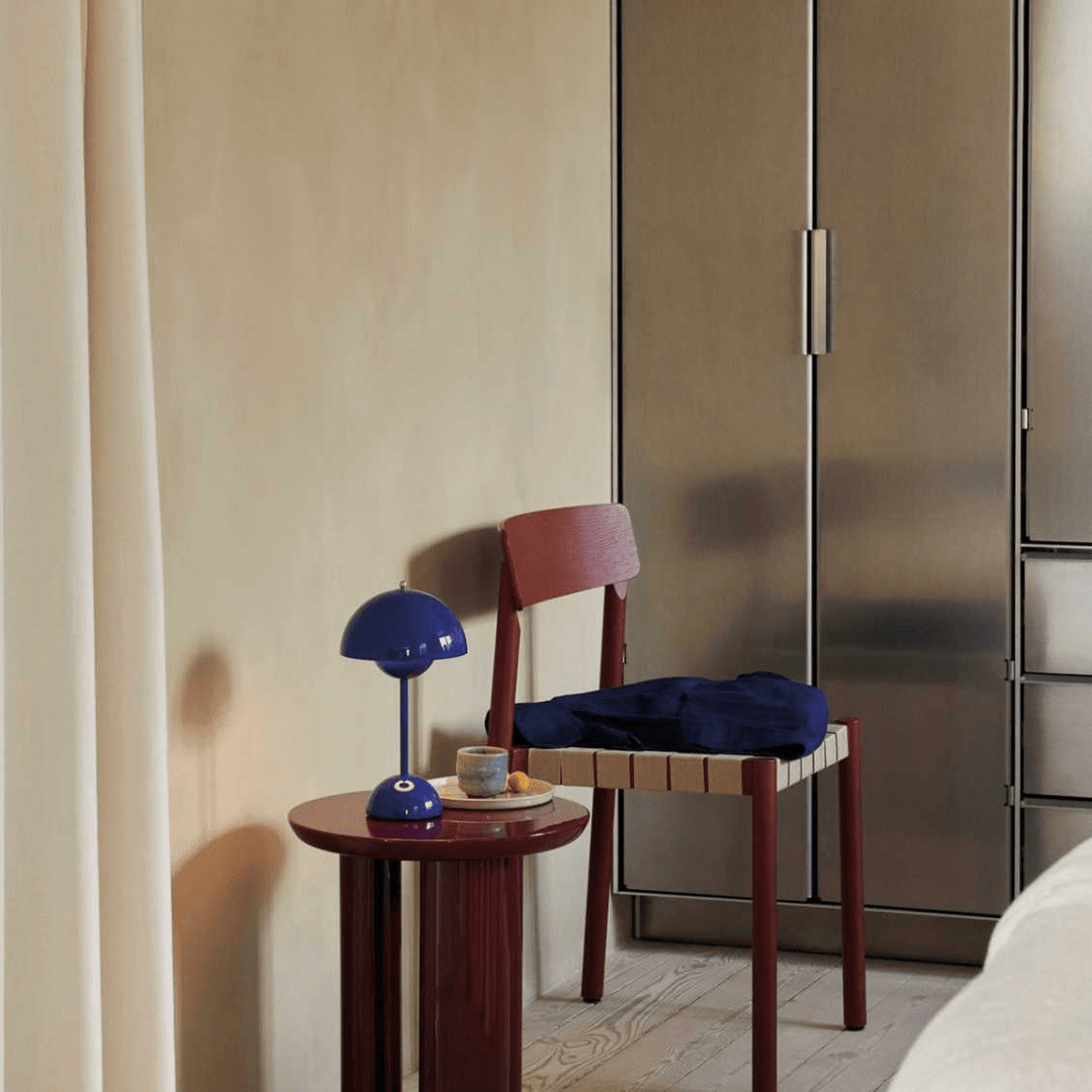 LED Table Lamp in Modern Arch Design