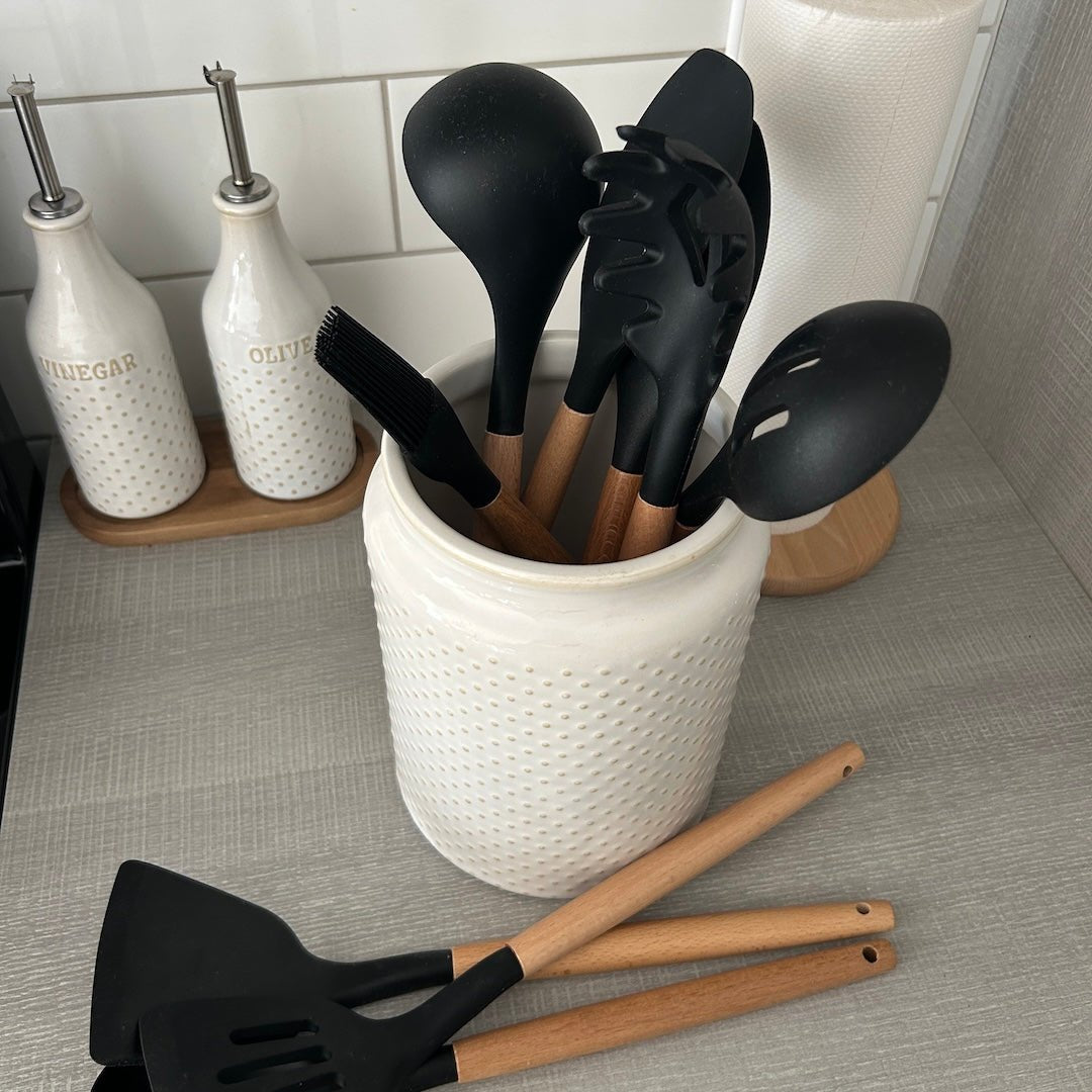 Silicone Kitchen Utensil Set – Heat-Resistant Kitchen Tools for Gentle Cooking